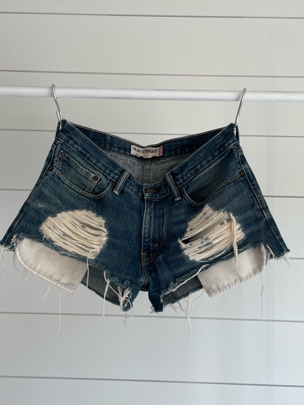 Custom Distressed Levi's 514 Cut-Off Denim Shorts – Dark Wash (W32)